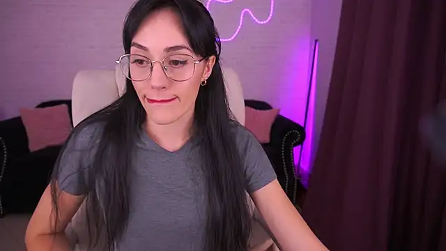 Snapshot of EviLune chatting on 11/29/25, 09:07 EviLune online show from 11/29/25, 09:07