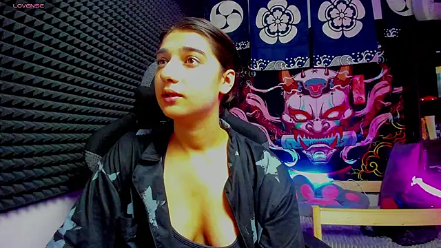 Snapshot of Elfy_Rare_ chatting on 09/22/25, 03:03 Elfy Rare online show from 09/22/25, 03:03