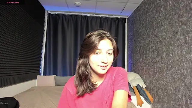 Snapshot of Elfy_Rare_ chatting on 09/29/25, 03:06 Elfy Rare online show from 09/29/25, 03:06