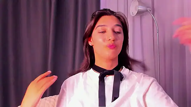 Snapshot of Elfy_Rare_ chatting on 10/11/25, 02:59 Elfy Rare online show from 10/11/25, 02:59