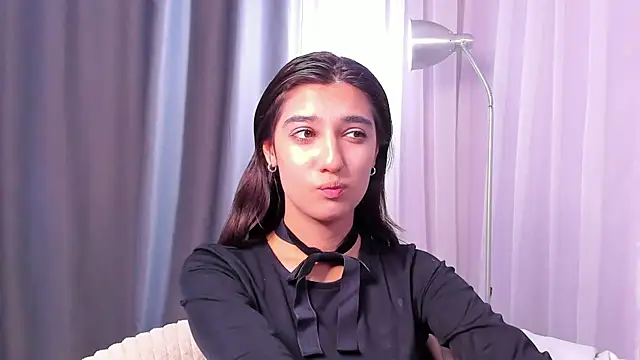 Snapshot of Elfy_Rare_ chatting on 10/12/25, 02:38 Elfy Rare online show from 10/12/25, 02:38