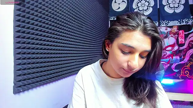 Snapshot of Elfy_Rare_ chatting on 10/14/25, 03:02 Elfy Rare online show from 10/14/25, 03:02