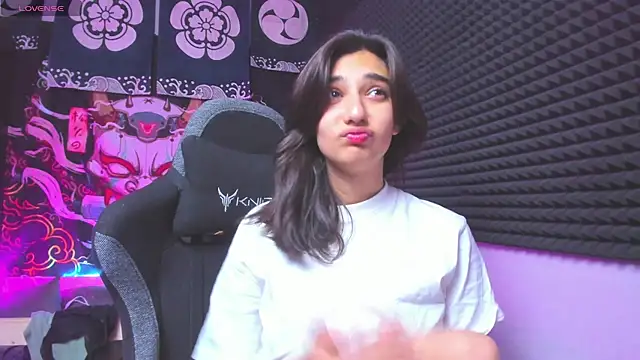 Snapshot of Elfy_Rare_ chatting on 11/01/25, 02:30 Elfy Rare online show from 11/01/25, 02:30