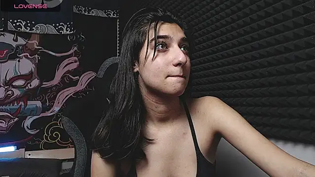 Snapshot of Elfy_Rare_ chatting on 11/05/25, 02:50 Elfy Rare online show from 11/05/25, 02:50