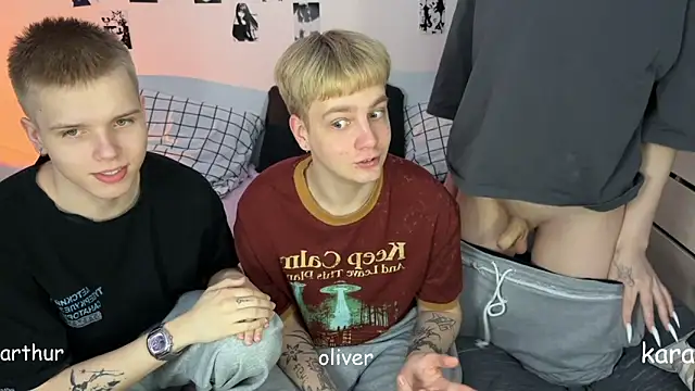 Snapshot of olivertasty chatting on 12/22/25, 03:47 olivertasty online show from 12/22/25, 03:47