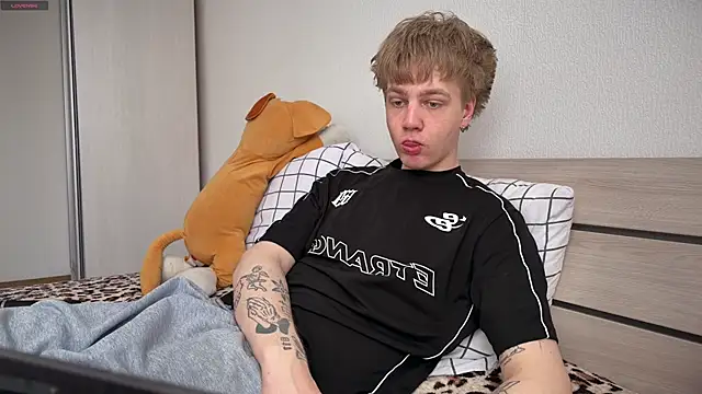 Snapshot of olivertasty chatting on 04/24/26, 10:07 olivertasty online show from 04/24/26, 10:07