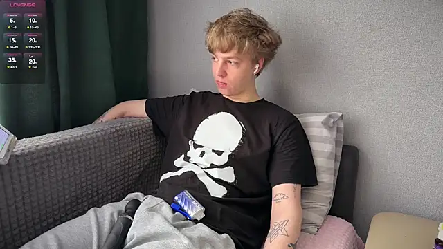 Snapshot of olivertasty chatting on 05/18/26, 12:11 olivertasty online show from 05/18/26, 12:11