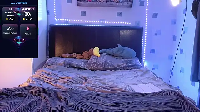 Snapshot of luciferdaroyale chatting on 10/29/25, 10:33 luciferdaroyale online show from 10/29/25, 10:33