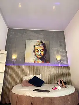 Snapshot of Saracooper__ chatting on 10/20/25, 03:29 Saracooper online show from 10/20/25, 03:29