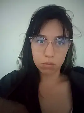 Snapshot of lareinalareinadelanal chatting on 10/11/25, 11:42 lareinalareinadelanal online show from 10/11/25, 11:42