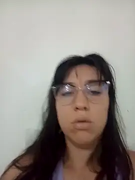 Snapshot of lareinalareinadelanal chatting on 10/14/25, 11:11 lareinalareinadelanal online show from 10/14/25, 11:11