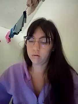 Snapshot of lareinalareinadelanal chatting on 10/29/25, 12:29 lareinalareinadelanal online show from 10/29/25, 12:29