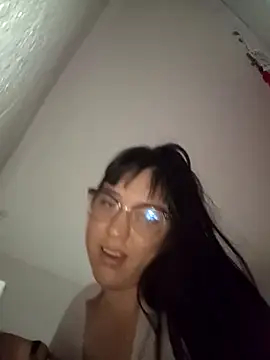 lareinalareinadelanal online show from 12/16/25, 02:55