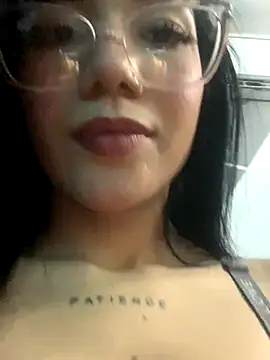 Snapshot of ElaRose_12 chatting on 11/04/25, 07:24 ElaRose 12 online show from 11/04/25, 07:24