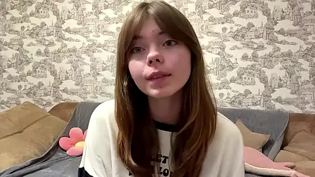 CoralinaEastoy online show from 09/09/25, 09:36