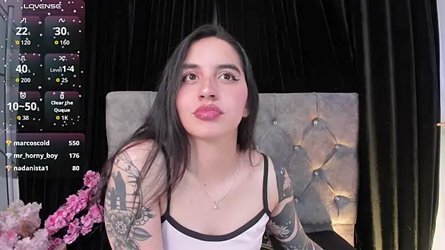 kaylee lee online show from 11/19/25, 04:34