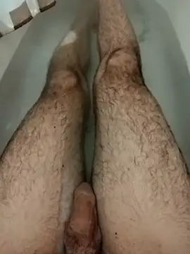 Snapshot of picyu060 chatting on 11/26/25, 01:01 picyu060 online show from 11/26/25, 01:01