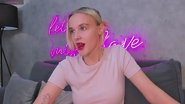 Carolin Miller online show from 09/18/25, 07:43