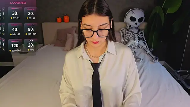 Carrie Roberts online show from 10/21/25, 09:10