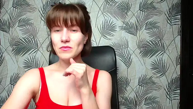 Snapshot of Kelly_Kisss chatting on 09/20/25, 05:14 Kelly Kisss online show from 09/20/25, 05:14