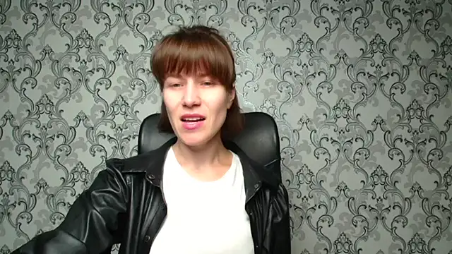 Snapshot of Kelly_Kisss chatting on 09/29/25, 10:42 Kelly Kisss online show from 09/29/25, 10:42