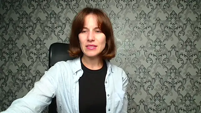 Snapshot of Kelly_Kisss chatting on 10/24/25, 11:17 Kelly Kisss online show from 10/24/25, 11:17