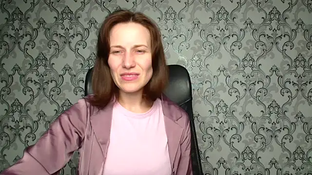 Snapshot of Kelly_Kisss chatting on 12/05/25, 01:20 Kelly Kisss online show from 12/05/25, 01:20