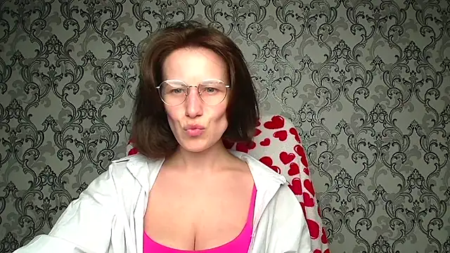 Kelly Kisss online show from 04/01/26, 11:11