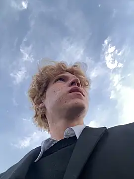 pbyariel- online show from 10/25/25, 04:57