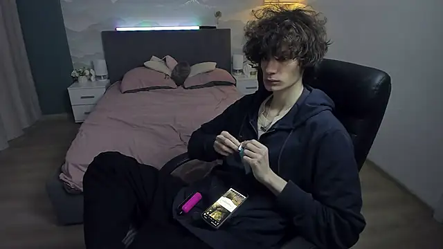 Edvard Blare online show from 10/03/25, 01:19