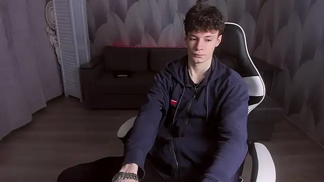 Edvard Blare online show from 10/18/25, 04:52