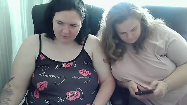 HollyXEva online show from 09/16/25, 08:15