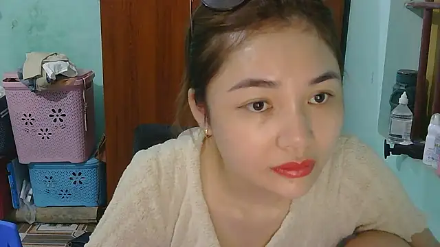 Uhem112 online show from 10/15/25, 01:22