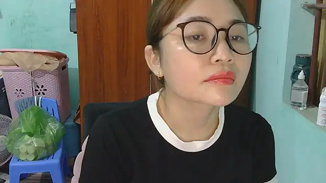 Uhem112 online show from 10/20/25, 01:11