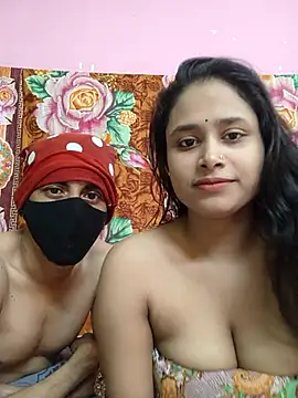 Seducing couple online show from 10/21/25, 04:24