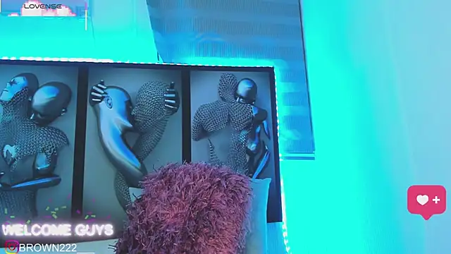 Snapshot of _naomibrown_ chatting on 10/01/25, 04:07 naomibrown online show from 10/01/25, 04:07