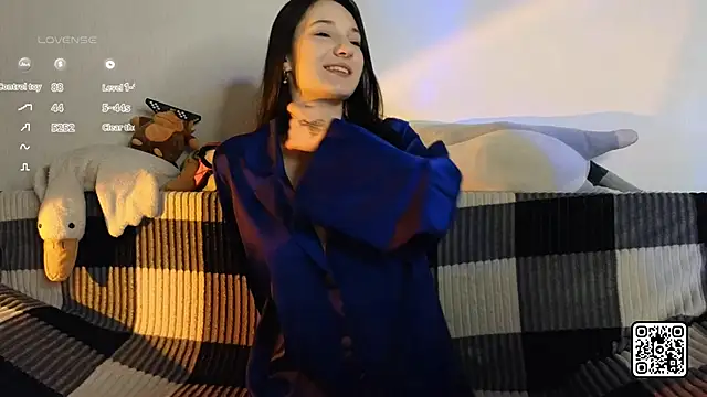 Snapshot of OdelynBagge chatting on 10/28/25, 05:15 OdelynBagge online show from 10/28/25, 05:15