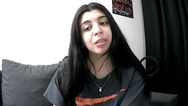 Snapshot of VioletaZein chatting on 11/22/25, 04:44 VioletaZein online show from 11/22/25, 04:44