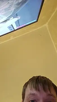 Snapshot of gazb90 chatting on 10/31/25, 06:31 gazb90 online show from 10/31/25, 06:31