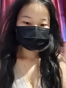 Snapshot of sia_143 chatting on 11/17/25, 07:14 sia 143 online show from 11/17/25, 07:14