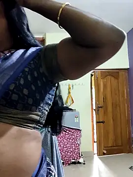 Snapshot of papukurty chatting on 10/04/25, 12:03 papukurty online show from 10/04/25, 12:03