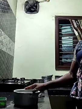 Snapshot of papukurty chatting on 10/06/25, 12:19 papukurty online show from 10/06/25, 12:19