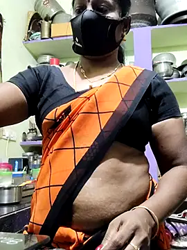 Snapshot of papukurty chatting on 10/09/25, 04:10 papukurty online show from 10/09/25, 04:10