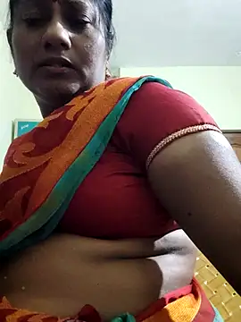 Snapshot of papukurty chatting on 10/21/25, 03:35 papukurty online show from 10/21/25, 03:35