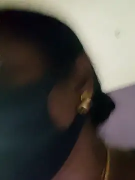 Snapshot of papukurty chatting on 10/22/25, 03:40 papukurty online show from 10/22/25, 03:40