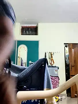 Snapshot of papukurty chatting on 10/22/25, 04:07 papukurty online show from 10/22/25, 04:07