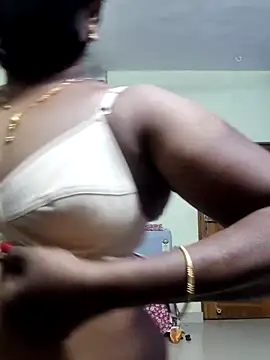 Snapshot of papukurty chatting on 10/31/25, 04:57 papukurty online show from 10/31/25, 04:57