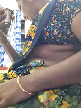 Snapshot of papukurty chatting on 11/06/25, 01:06 papukurty online show from 11/06/25, 01:06