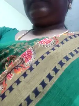 Snapshot of papukurty chatting on 11/12/25, 11:43 papukurty online show from 11/12/25, 11:43