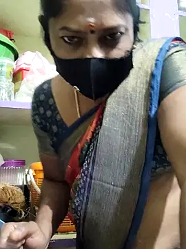 Snapshot of papukurty chatting on 11/14/25, 01:43 papukurty online show from 11/14/25, 01:43